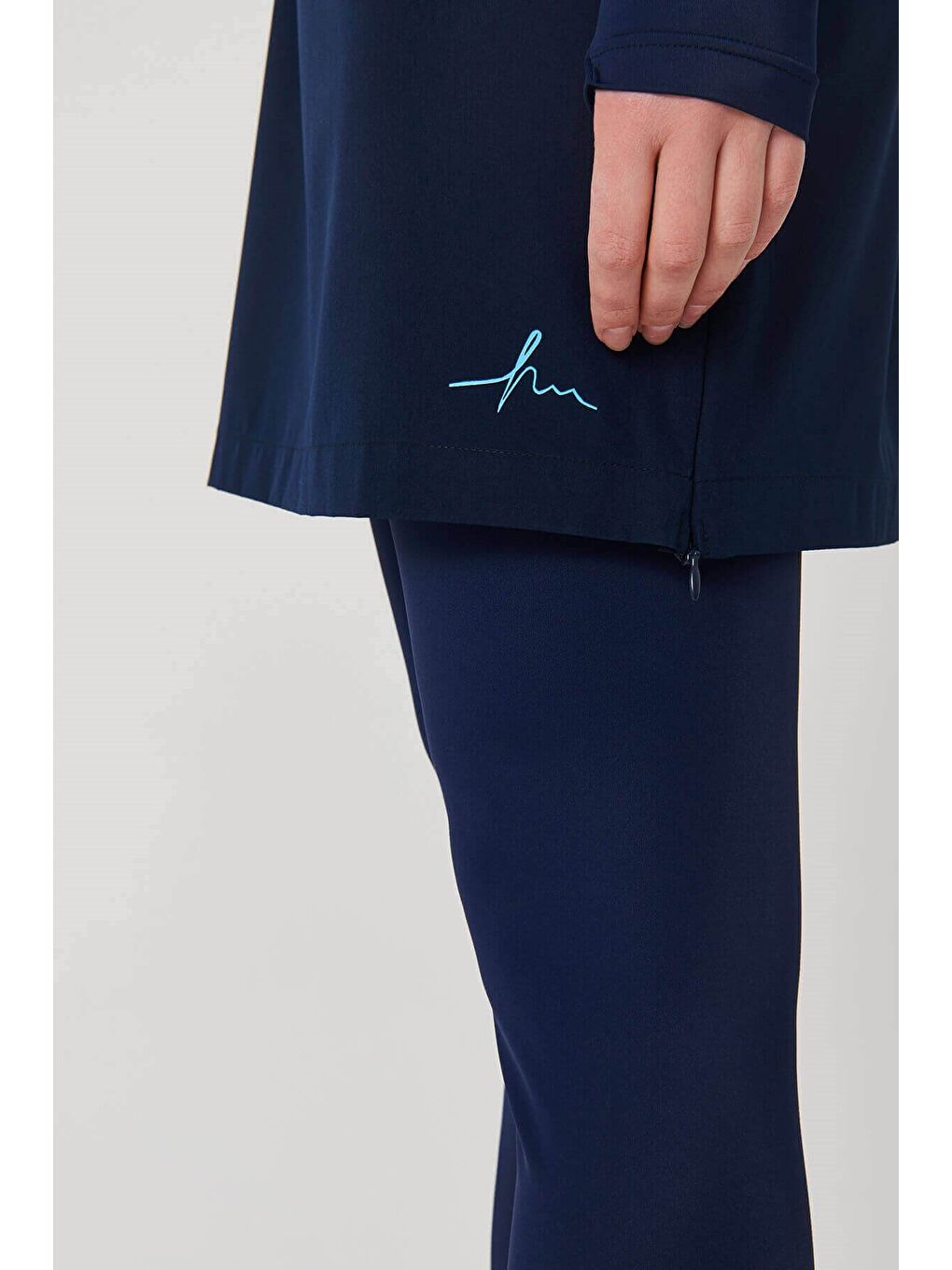 Esila Monogram Desenli Lacivert 4 Parça Tam Tesettür Mayo Takımı 2934-8