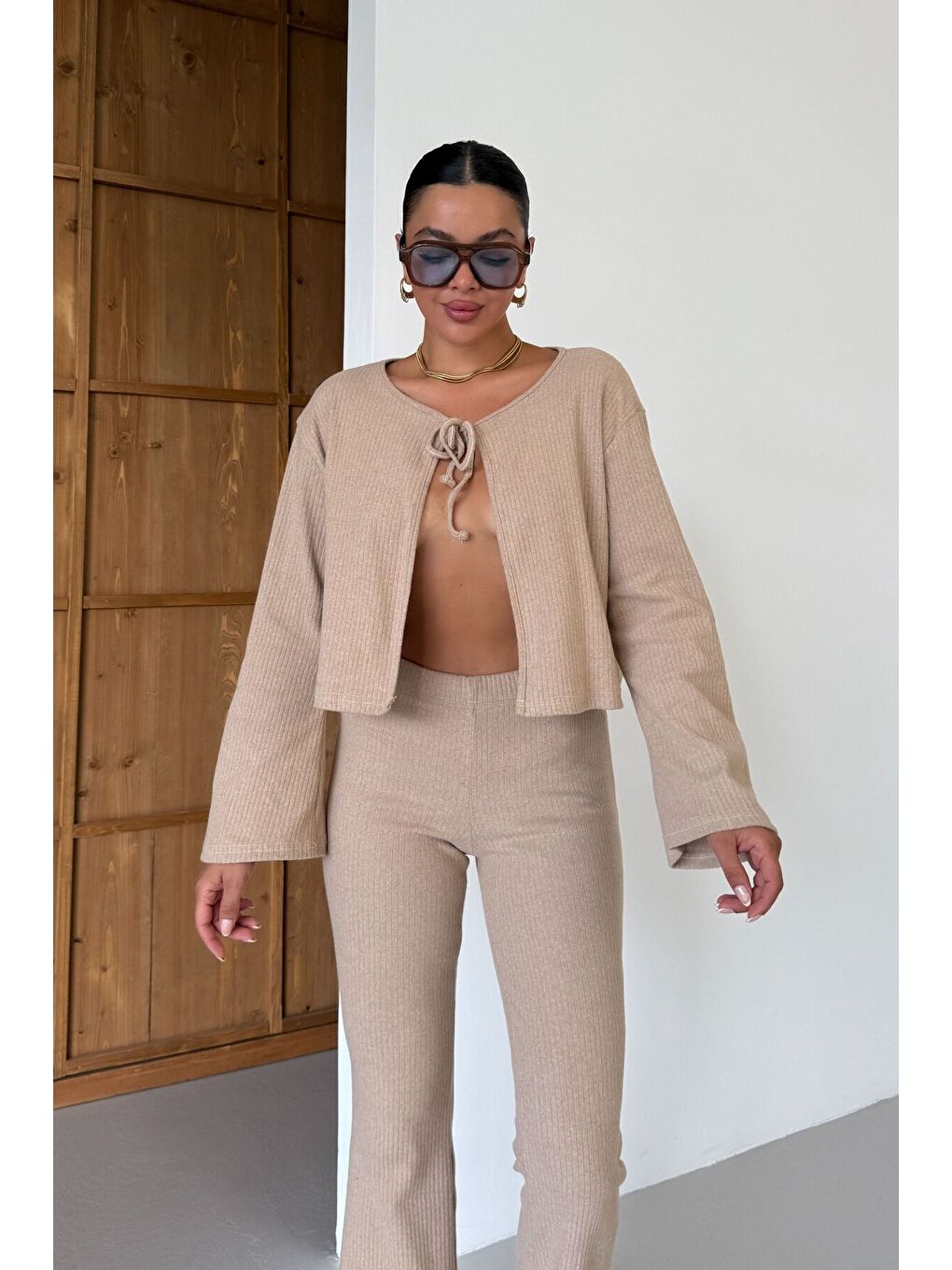Kadın Bej Önden Bağcık Detay Fitilli Crop Pantolon Takım-2