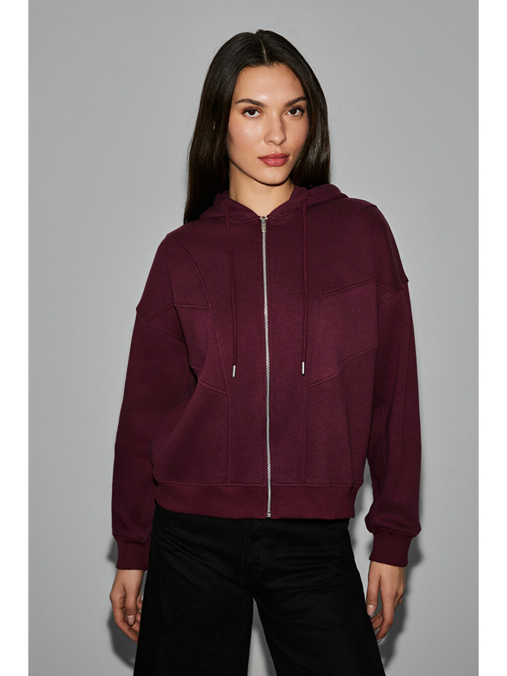 Vyselle Kadın Önü Kesikli Metal Fermuarlı Kapüşonlu Etiket Detaylı Oversize Bordo Sweatshirt