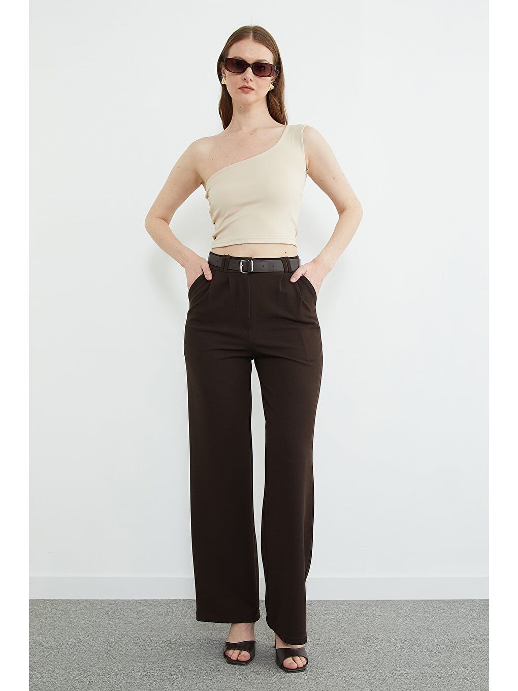 Kahverengi Kemer Detaylı Pileli Palazzo Pantolon-4