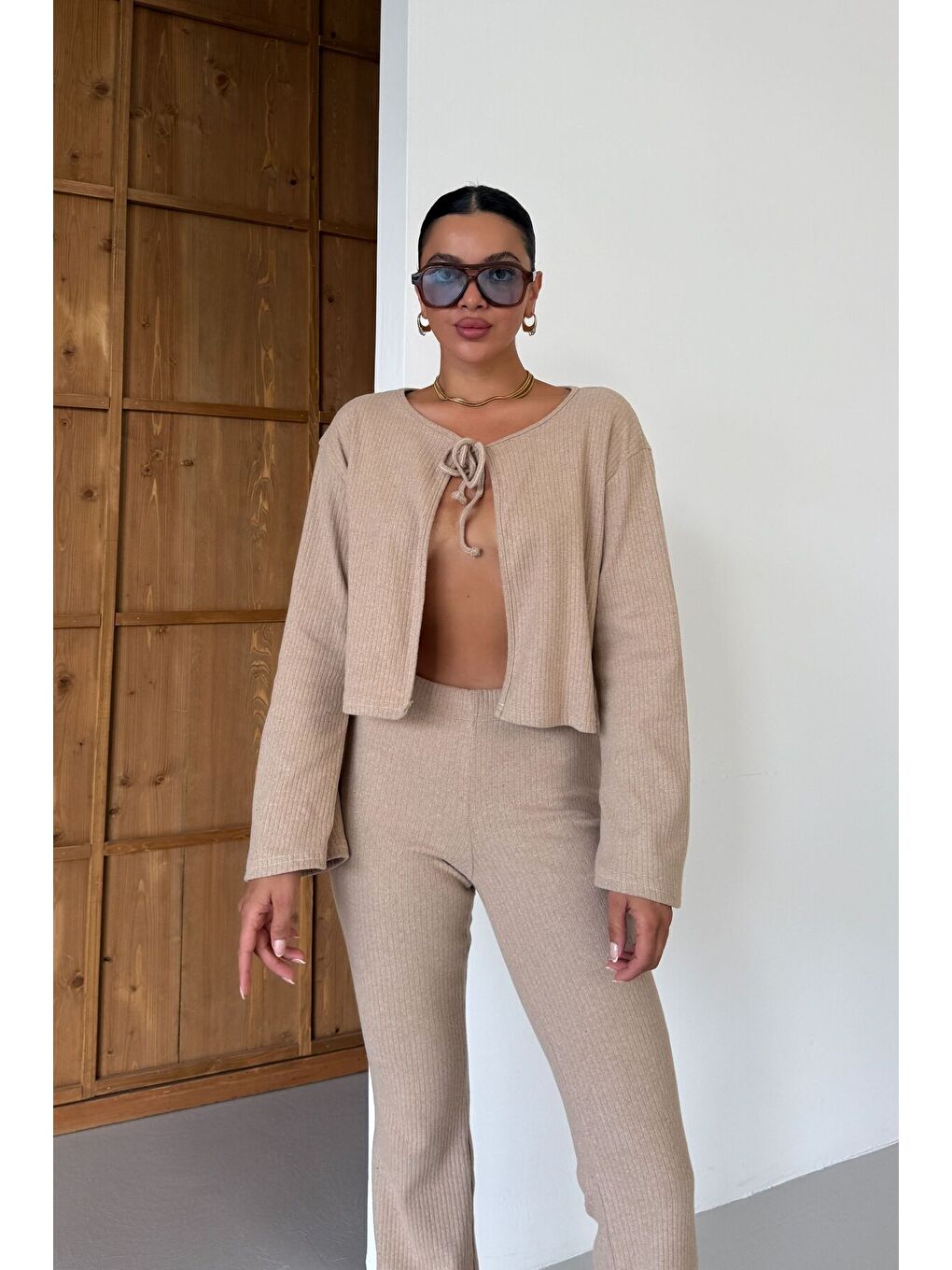 Kadın Bej Önden Bağcık Detay Fitilli Crop Pantolon Takım-3