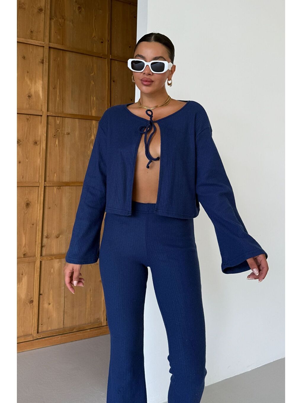Kadın Lacivert Önden Bağcık Detay Fitilli Crop Pantolon Takım