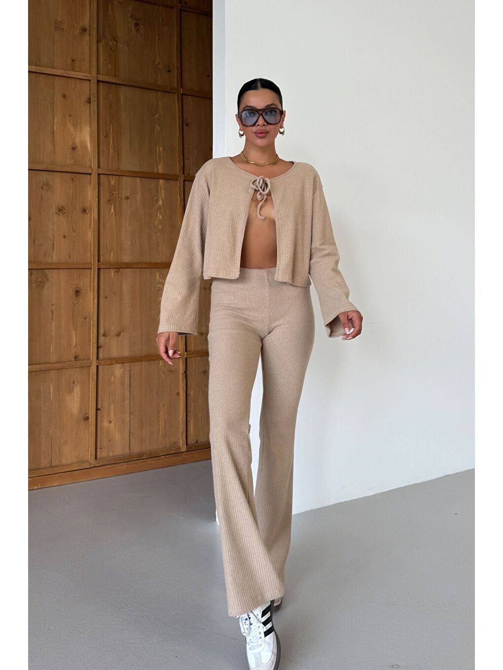 Kadın Bej Önden Bağcık Detay Fitilli Crop Pantolon Takım-4