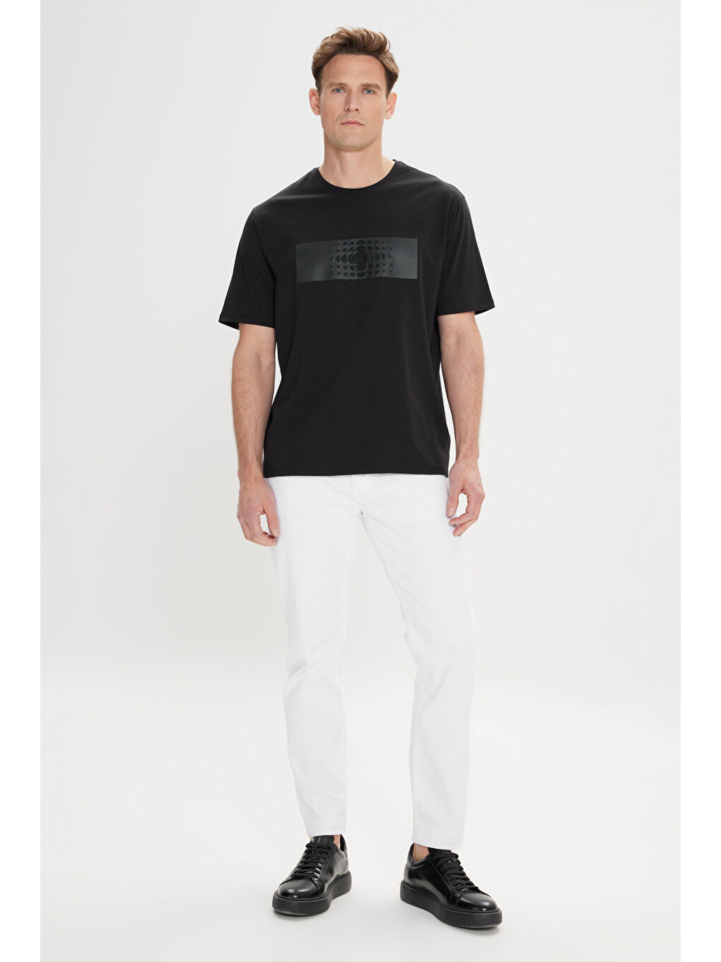 Erkek Siyah Modern Fit Rahat Kesim %100 Pamuk Baskılı Bisiklet Yaka Tişört-1