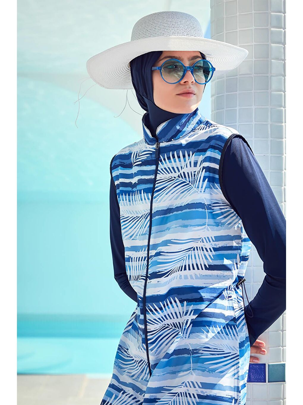 Çizgili Palmiye Desenli Lacivert 4 Parça Tam Tesettür Mayo Takımı 2942-1