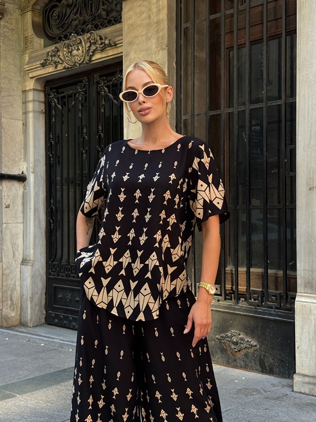 Siyah Viskon Kumaş Desenli Bol Paça Alt Üst Takım-3