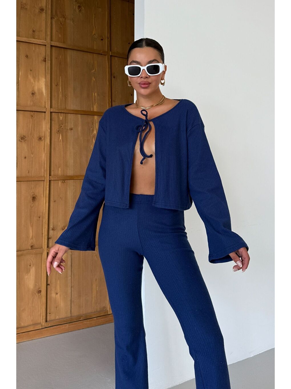 Kadın Lacivert Önden Bağcık Detay Fitilli Crop Pantolon Takım-1