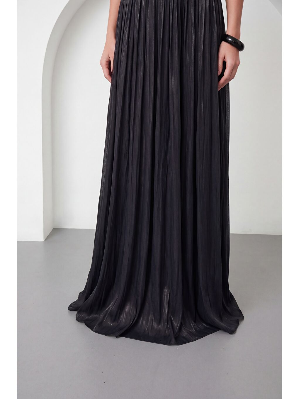 Kadın Siyah Bisiklet Yaka Pileli Uzun Davet Elbisesi-3