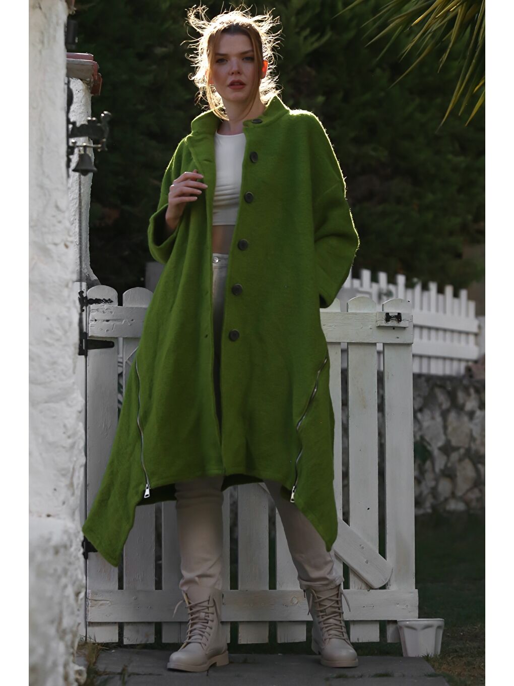 İtalyan Fıstık Yeşili Hakim Yaka Uzun Kol Fermuarlı Gizli Cepli Kaşe Oversize Dokuma Kaban 105 70-3