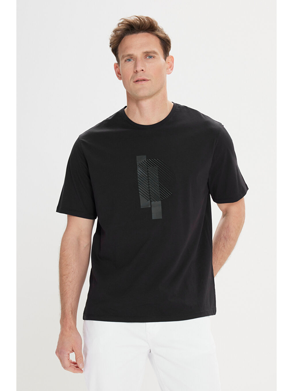 Erkek Siyah Modern Fit Rahat Kesim %100 Pamuk Baskılı Bisiklet Yaka Tişört