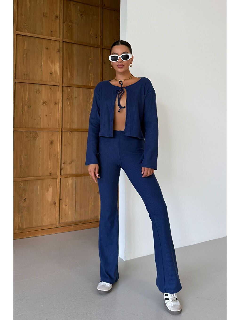 Kadın Lacivert Önden Bağcık Detay Fitilli Crop Pantolon Takım-2