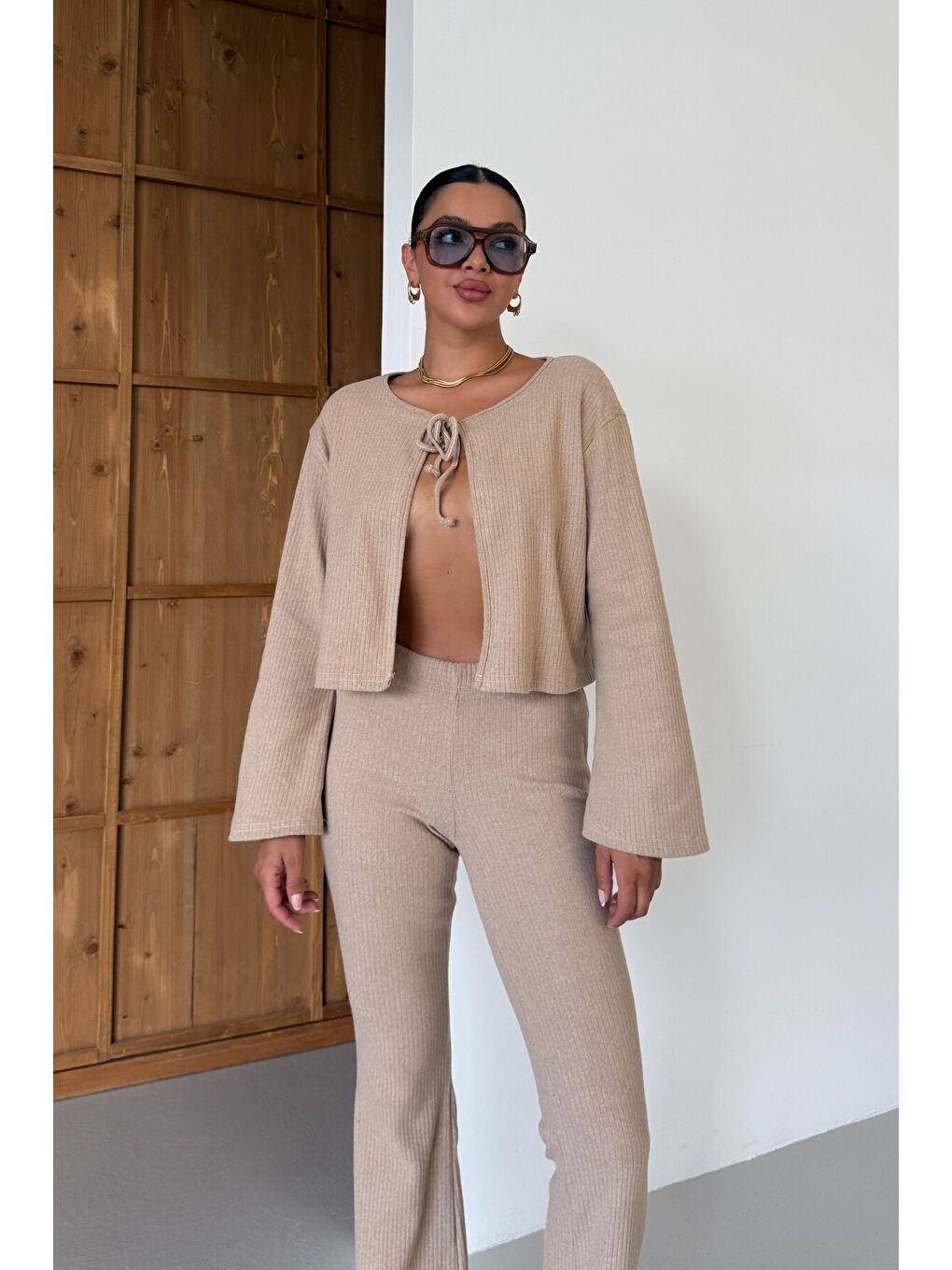 Kadın Bej Önden Bağcık Detay Fitilli Crop Pantolon Takım-7