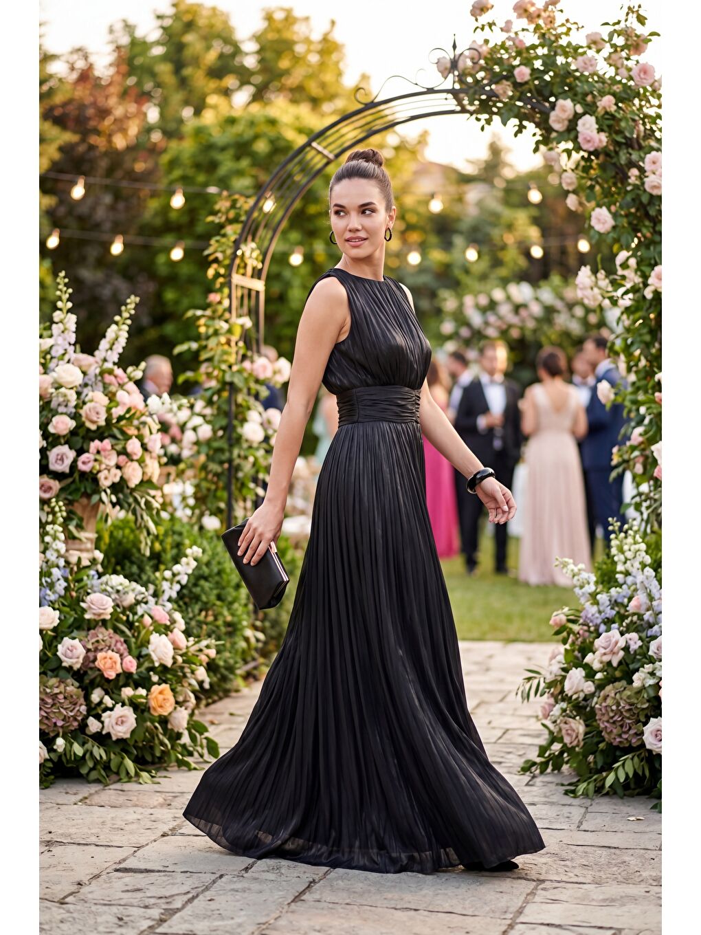 Kadın Siyah Bisiklet Yaka Pileli Uzun Davet Elbisesi-4