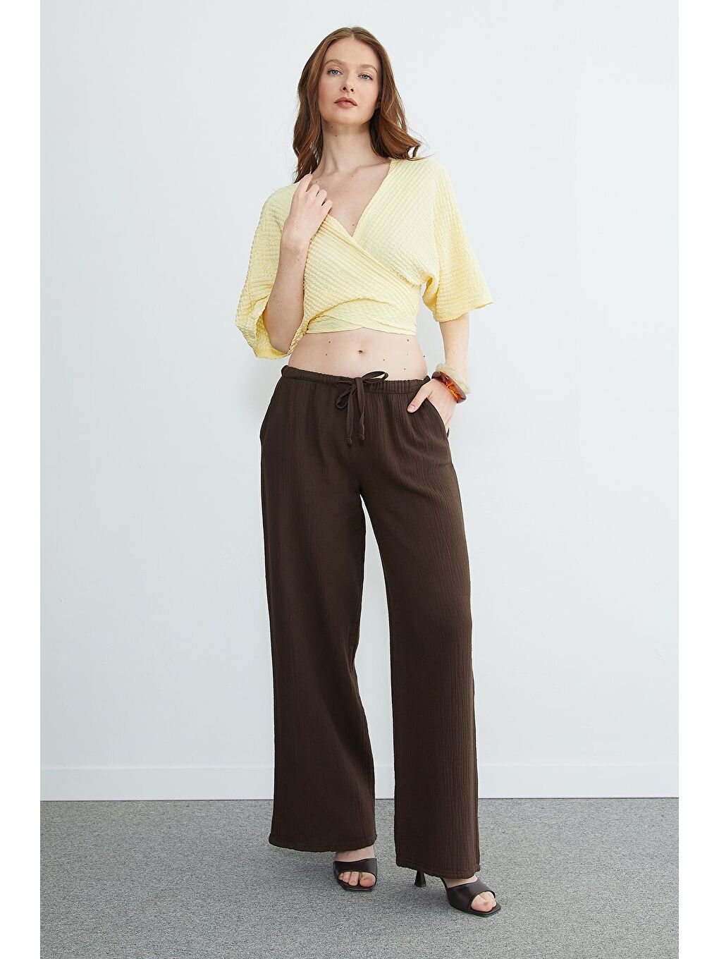 Kahverengi Beli Bağlamalı Müslin Kumaş Palazzo Pantolon-2