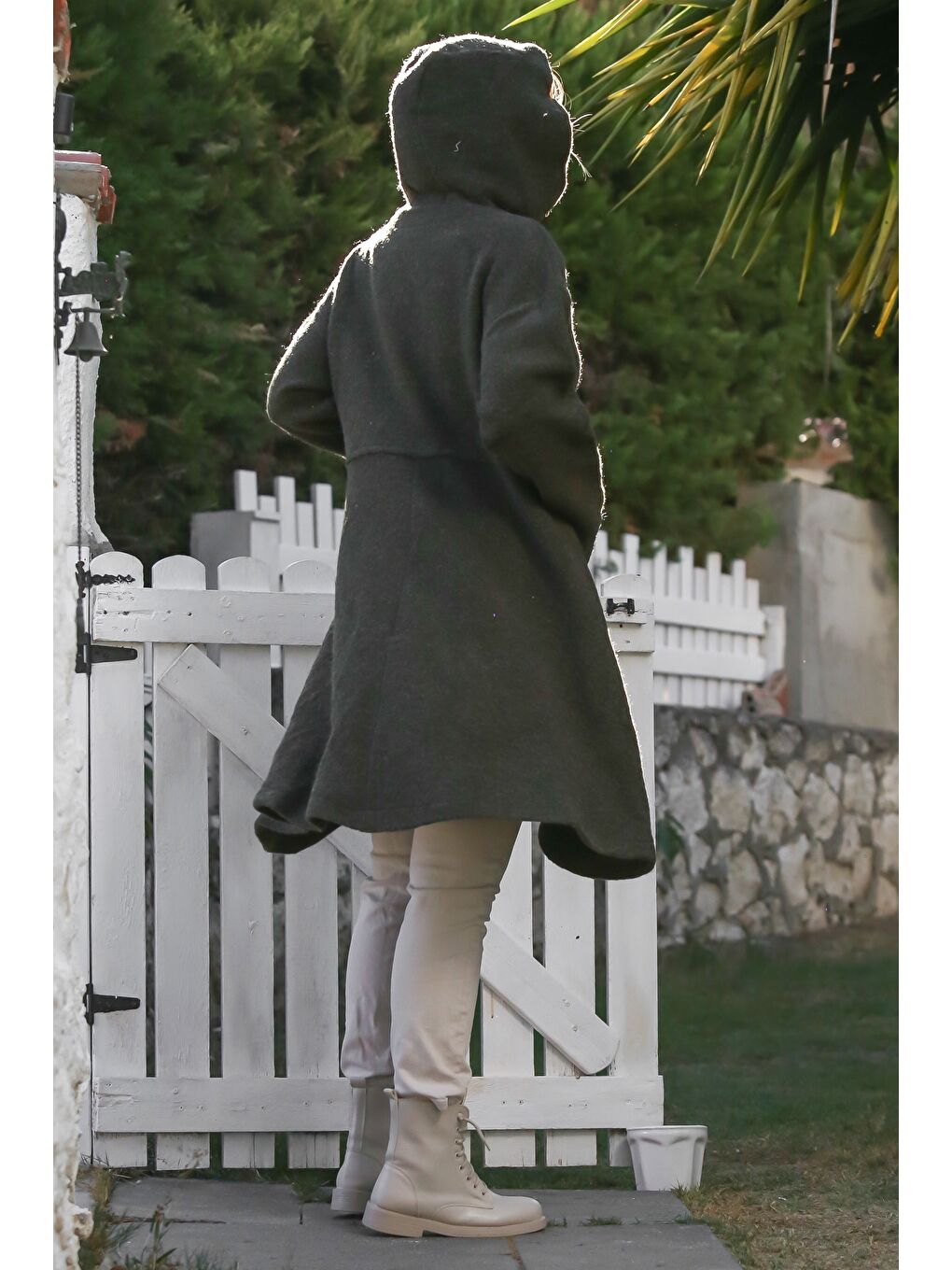 İtalyan Haki Kapüşonlu Uzun Kol Yaka Kapaması Düğmeli Cepli Kaşe Oversize Dokuma Kaban 90 70-1