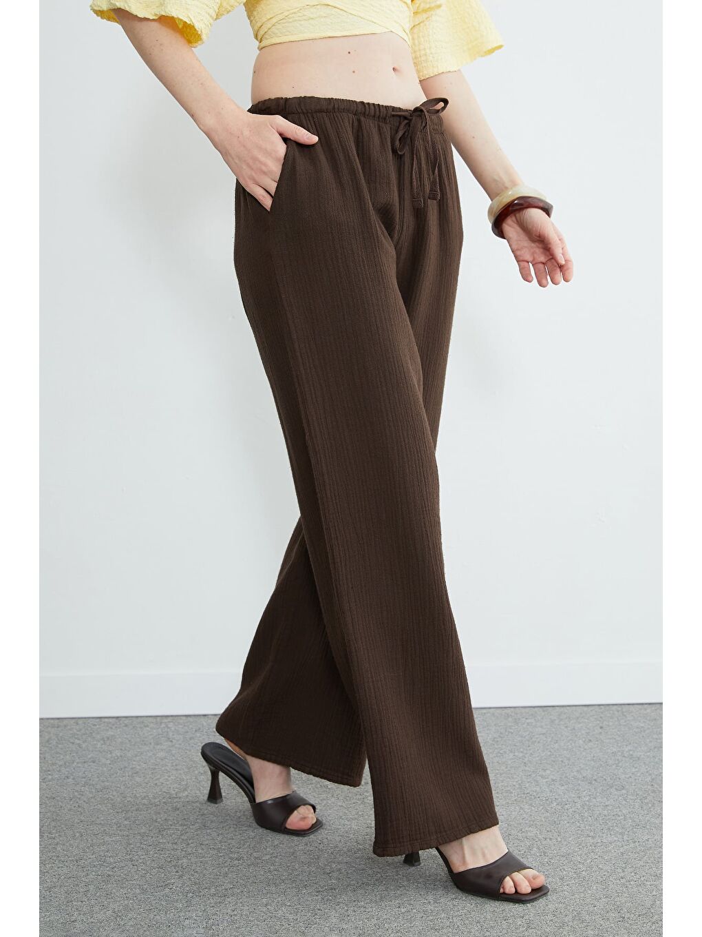 Kahverengi Beli Bağlamalı Müslin Kumaş Palazzo Pantolon-4