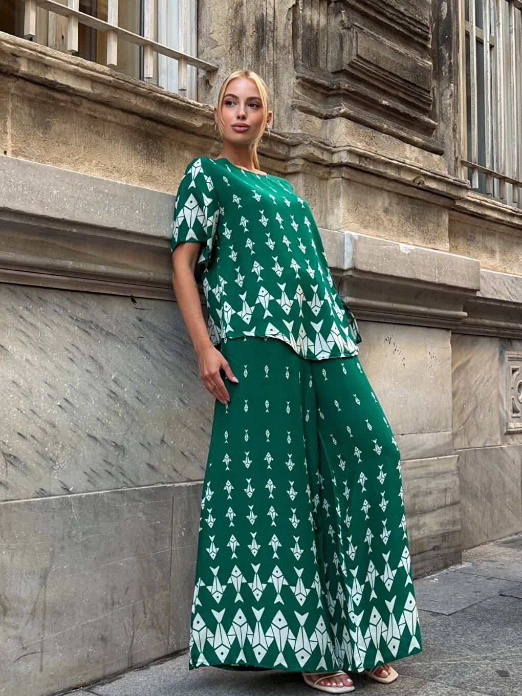 Yeşil Viskon Kumaş Desenli Bol Paça Alt Üst Takım