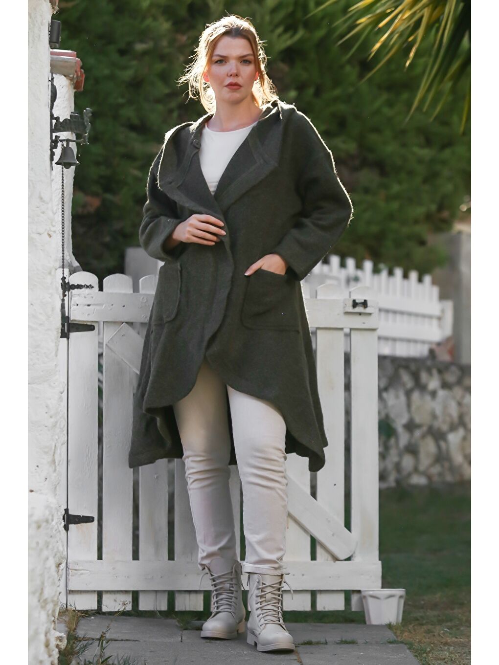 İtalyan Haki Kapüşonlu Uzun Kol Yaka Kapaması Düğmeli Cepli Kaşe Oversize Dokuma Kaban 90 70-2