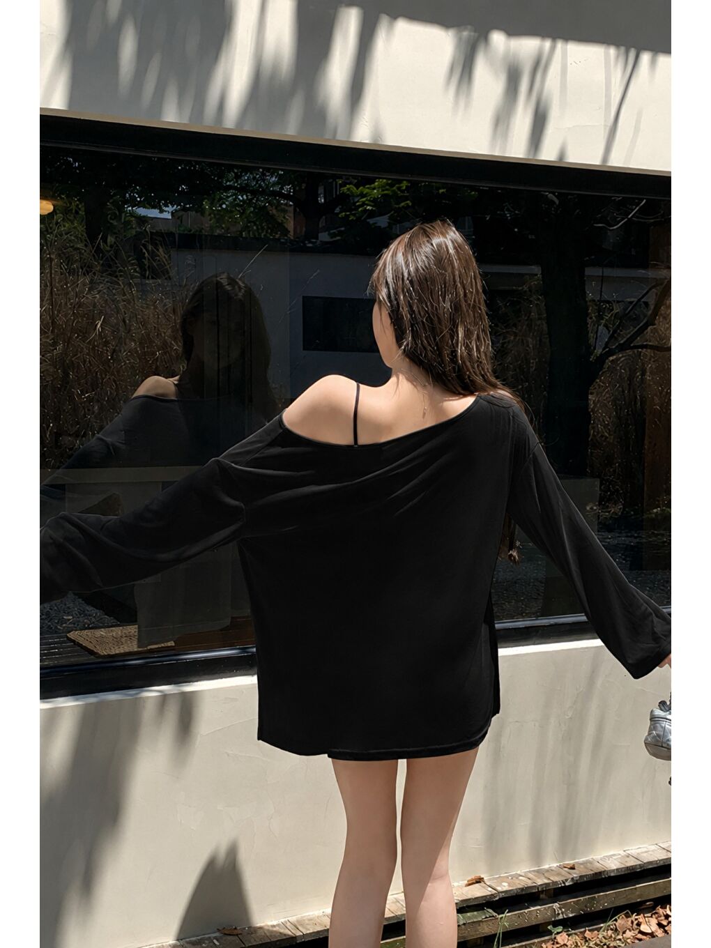 Siyah Kadın Oversize Düşük Omuz Flamlı Pamuk Bluz – Salaş Yazlık İnce Dokulu Basic Tişört-1