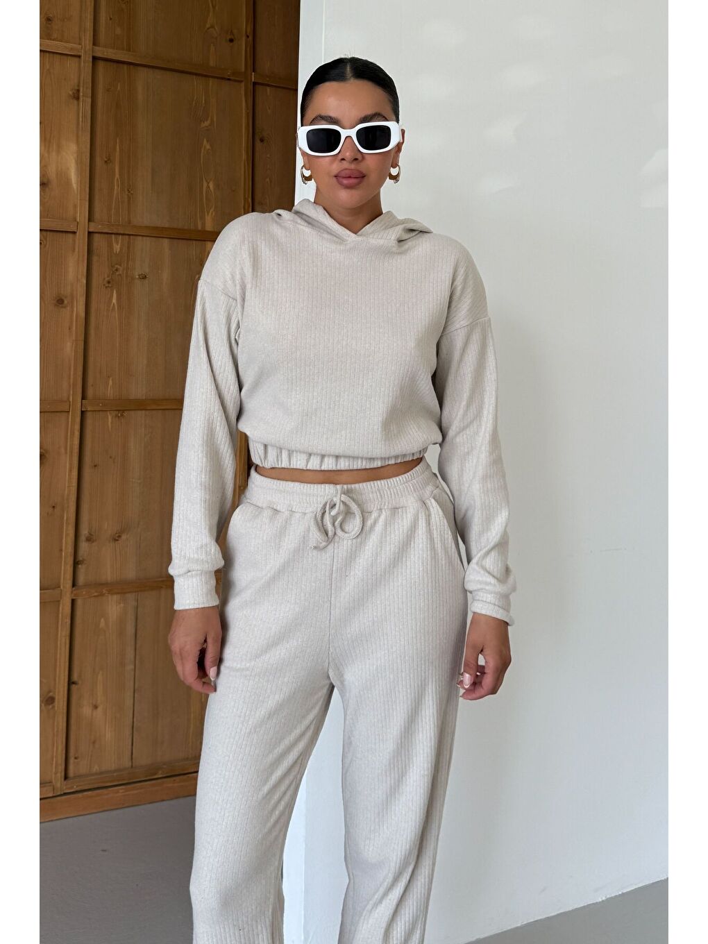 Kadın Bej Kapüşonlu Crop Fitilli Alt-Üst Takım-1