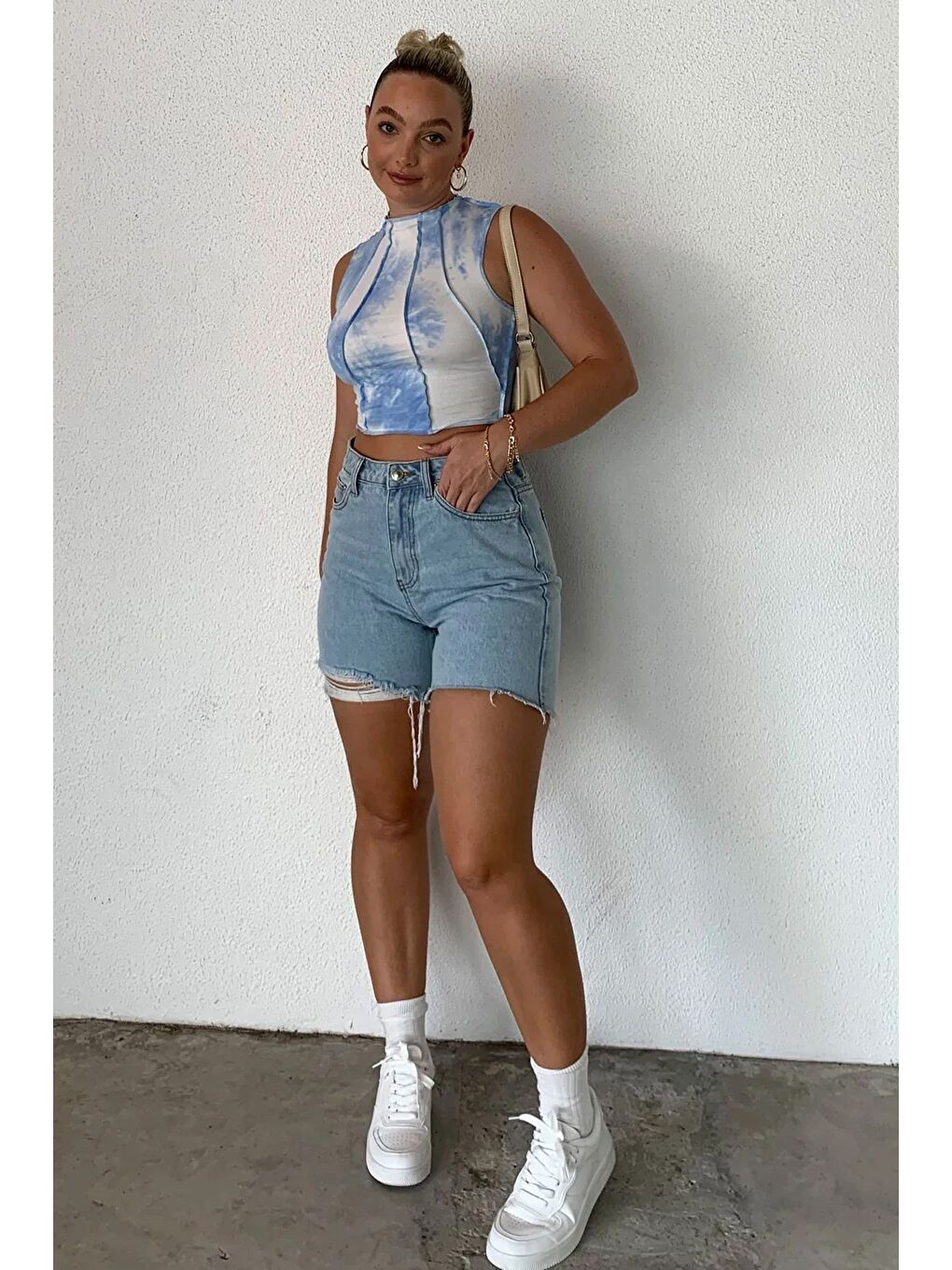 Açık Mavi Yırtık Detaylı Yüksek Bel Jean Şort Mg1749-1