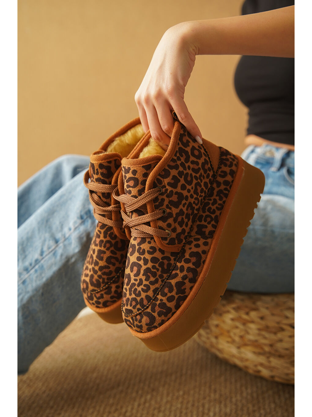 Karışık Madeline Kalın Tabanlı Yuvarlak Burunlu Bağcıklı Kürklü Kadın Bot-4