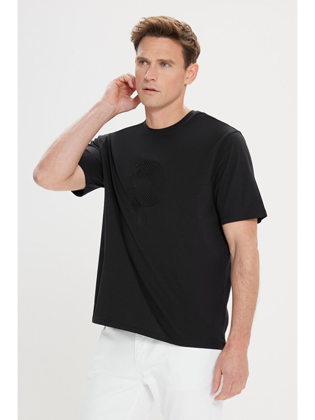 Erkek Siyah Modern Fit Rahat Kesim %100 Pamuk Baskılı Bisiklet Yaka Tişört-2