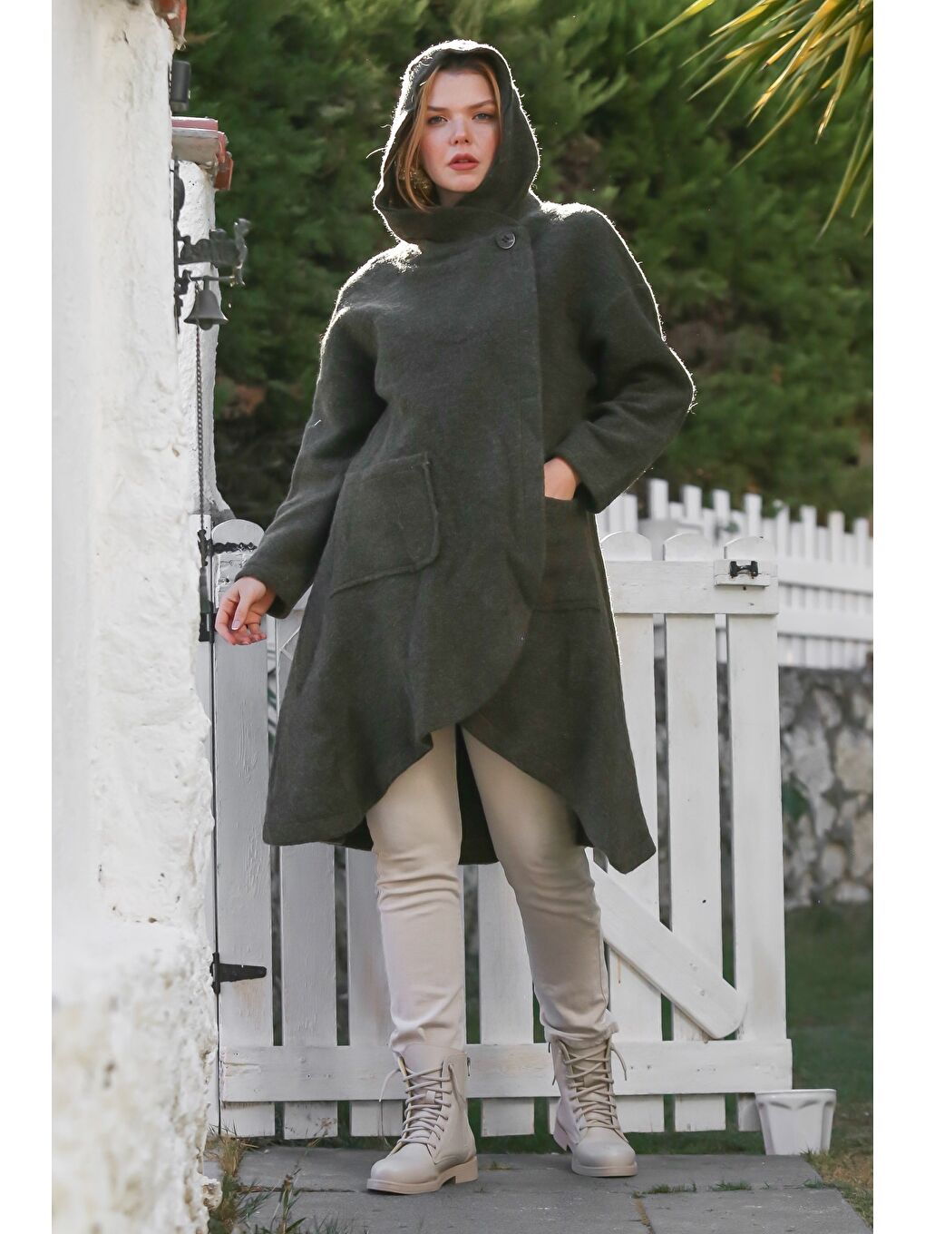 İtalyan Haki Kapüşonlu Uzun Kol Yaka Kapaması Düğmeli Cepli Kaşe Oversize Dokuma Kaban 90 70-5