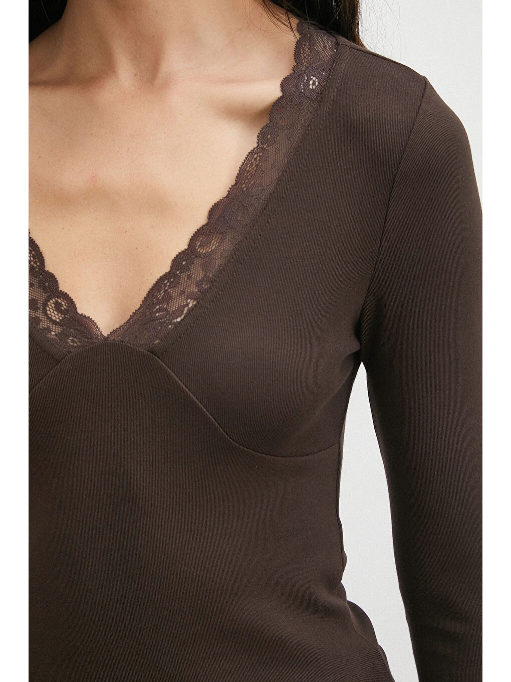 Karışık Yakası Dantelli Bluz Kahve-4