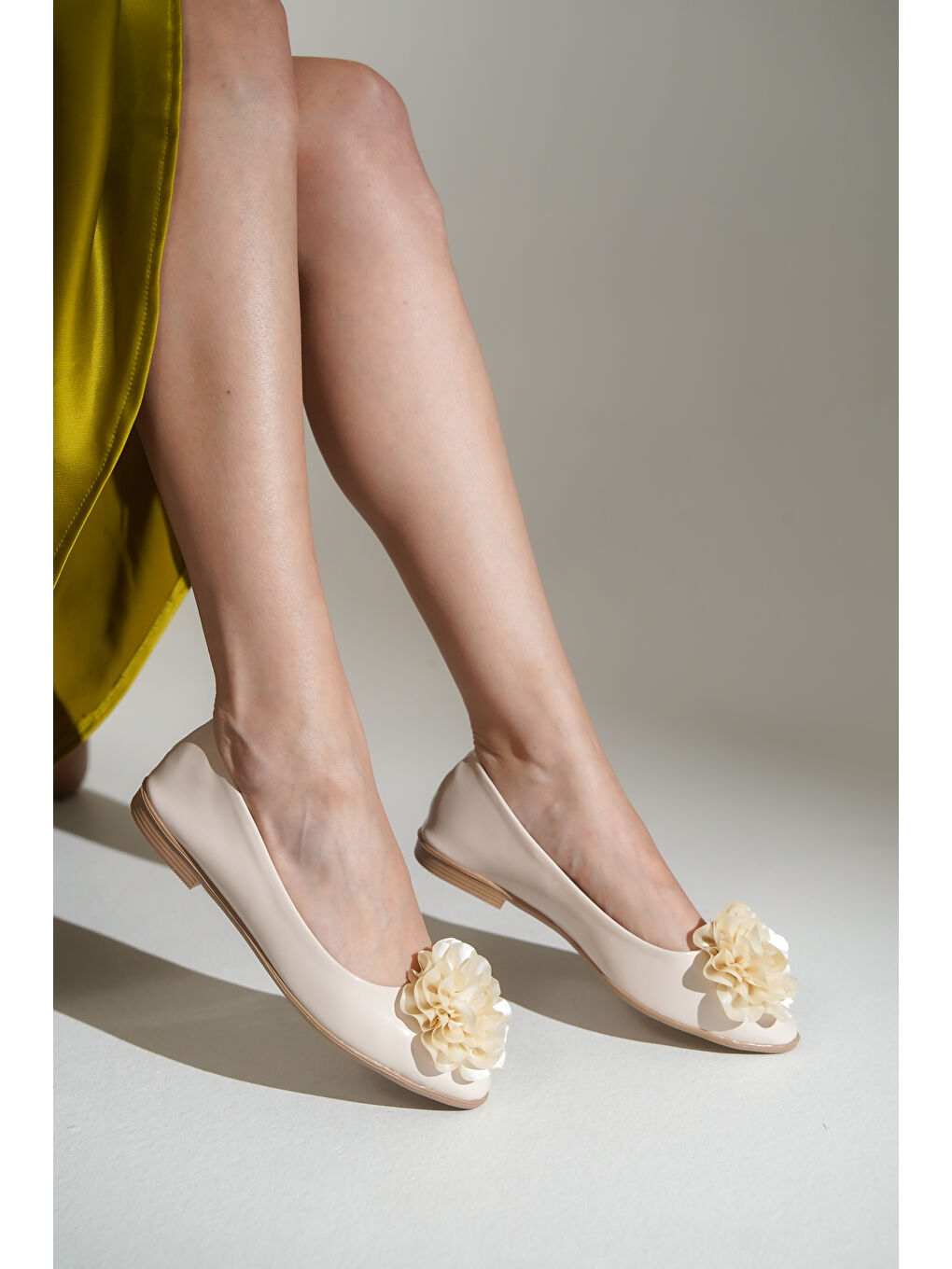 Bej Cher Kadın Çiçekli Babet