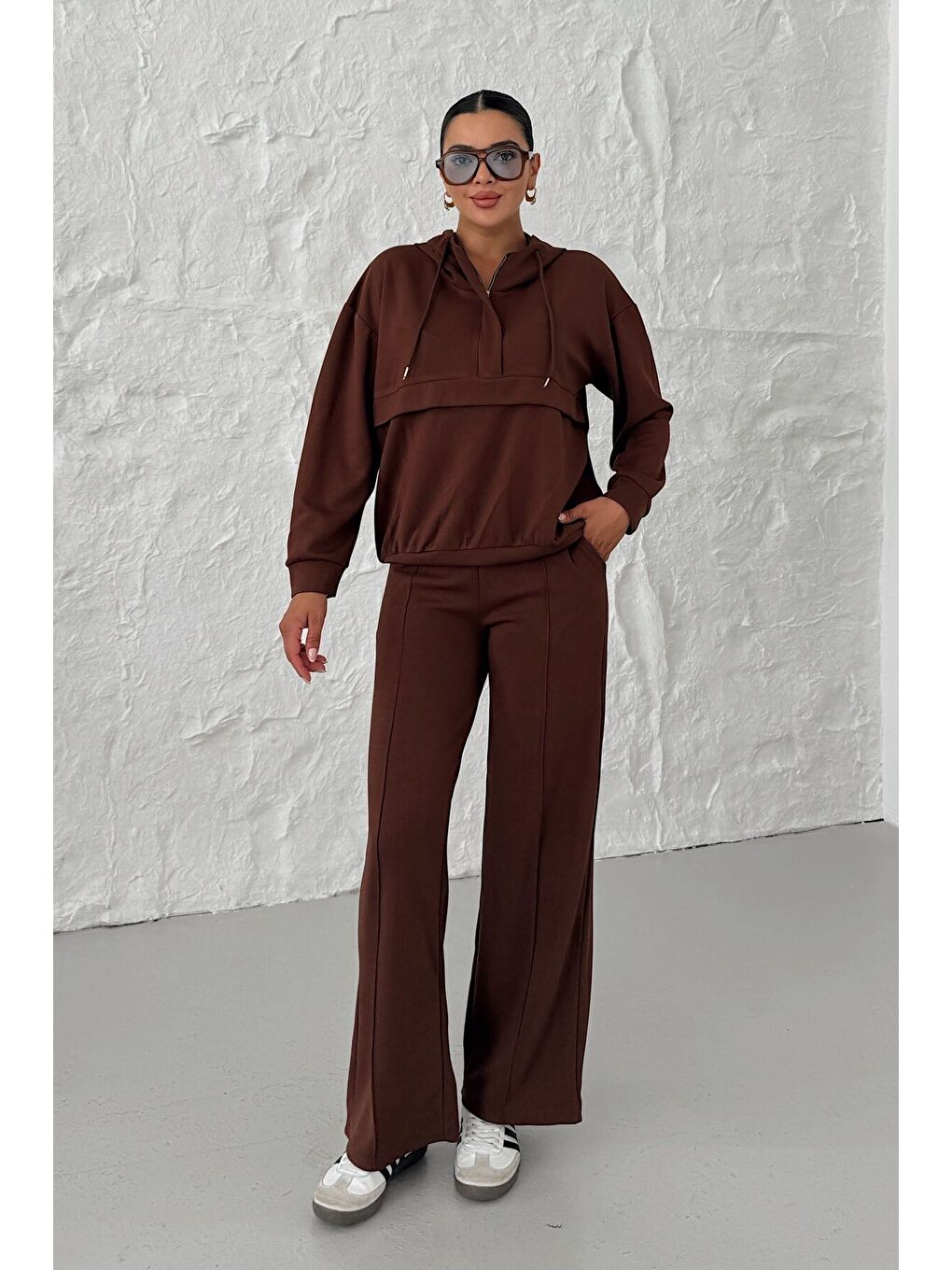 Kadın Kahverengi Kapüşonlu Biye Detaylı Yarım Fermuarlı Kanguru Cepli Alt-Üst Takım