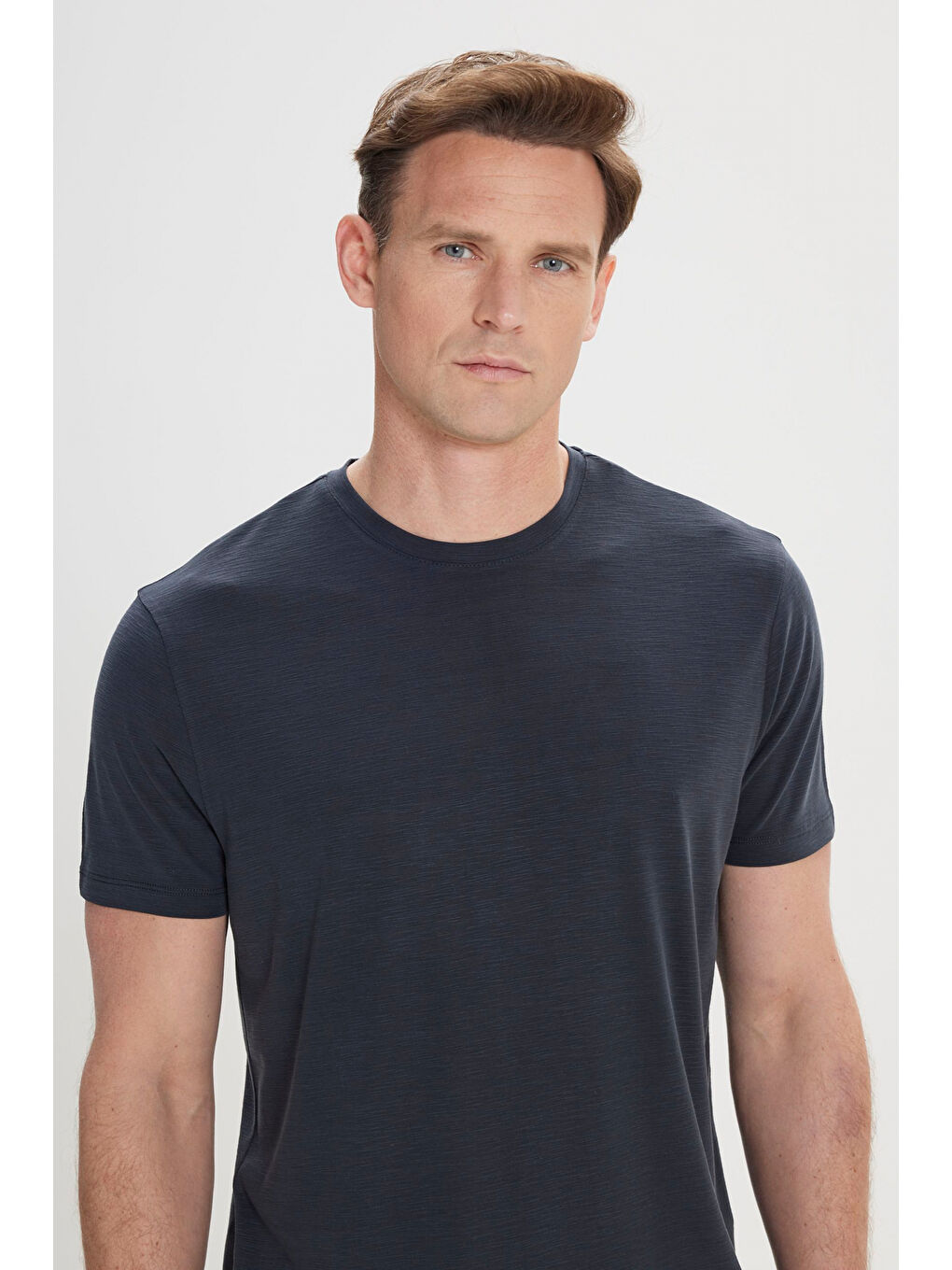 Erkek Siyah Slim Fit Dar Kesim Bisiklet Yaka Pamuklu Tişört-2