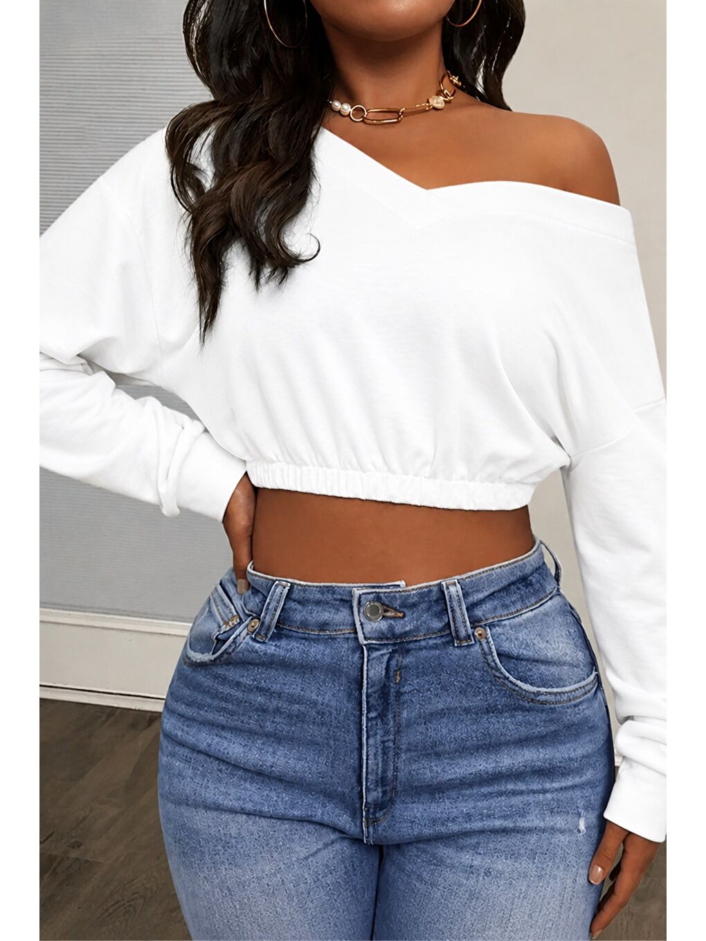 Beyaz Kadın Omuz Dekolteli Lastikli Crop Sweatshirt %100 Pamuk
