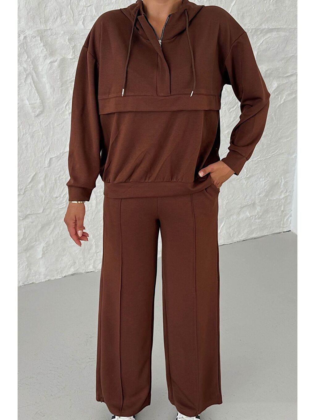 Kadın Kahverengi Kapüşonlu Biye Detaylı Yarım Fermuarlı Kanguru Cepli Alt-Üst Takım-1