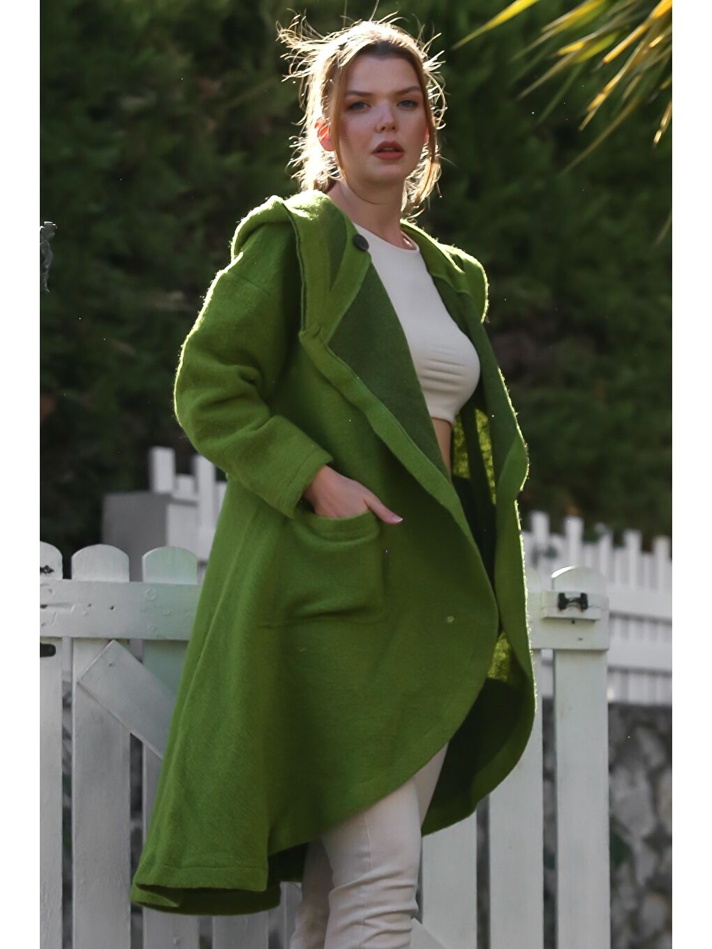 İtalyan Fıstık Yeşili Kapüşonlu Uzun Kol Yaka Kapaması Düğmeli Cepli Kaşe Dokuma Kaban 90 70-2