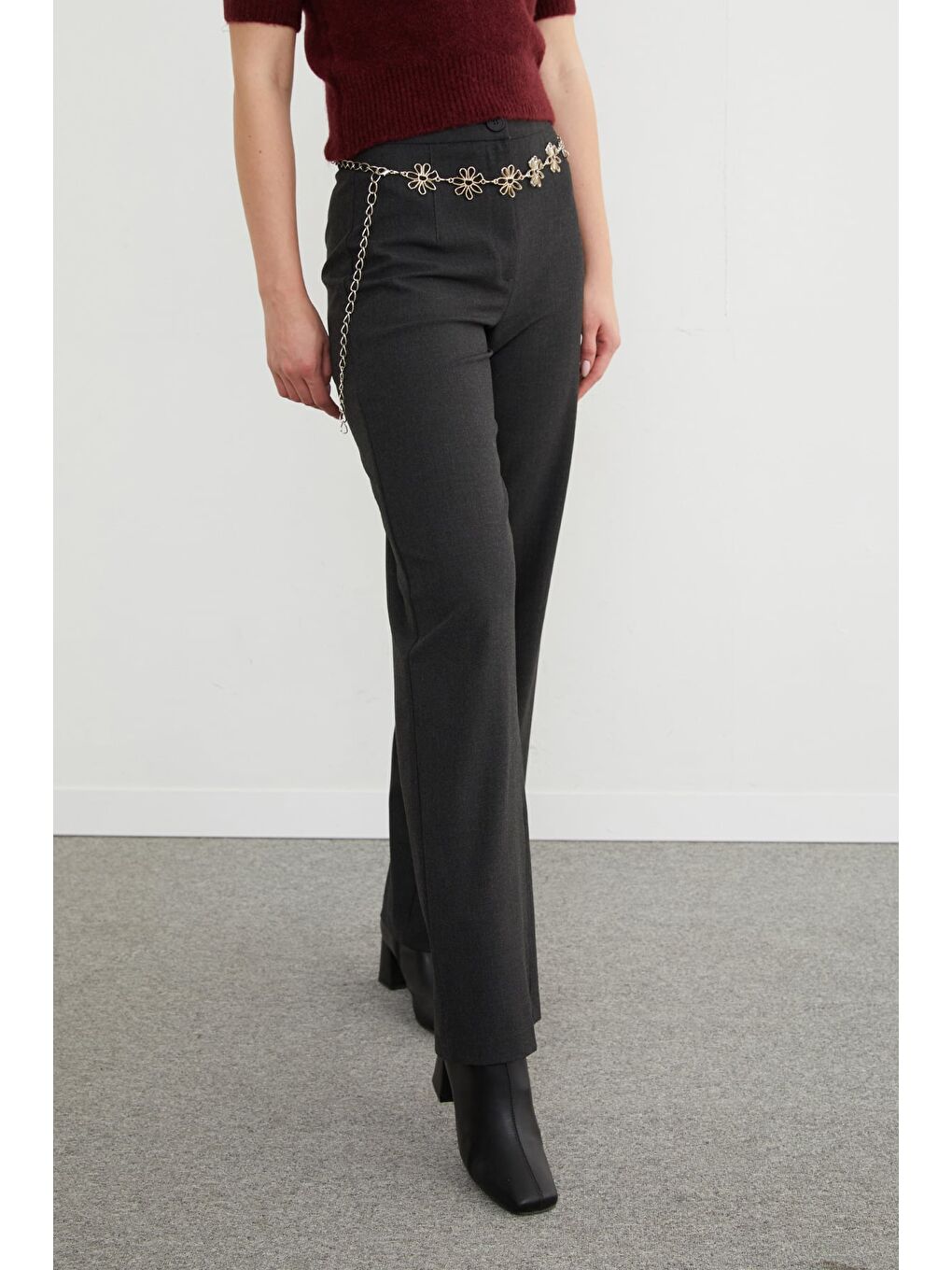 Gri Çiçek Detaylı Zincir Kemer-2