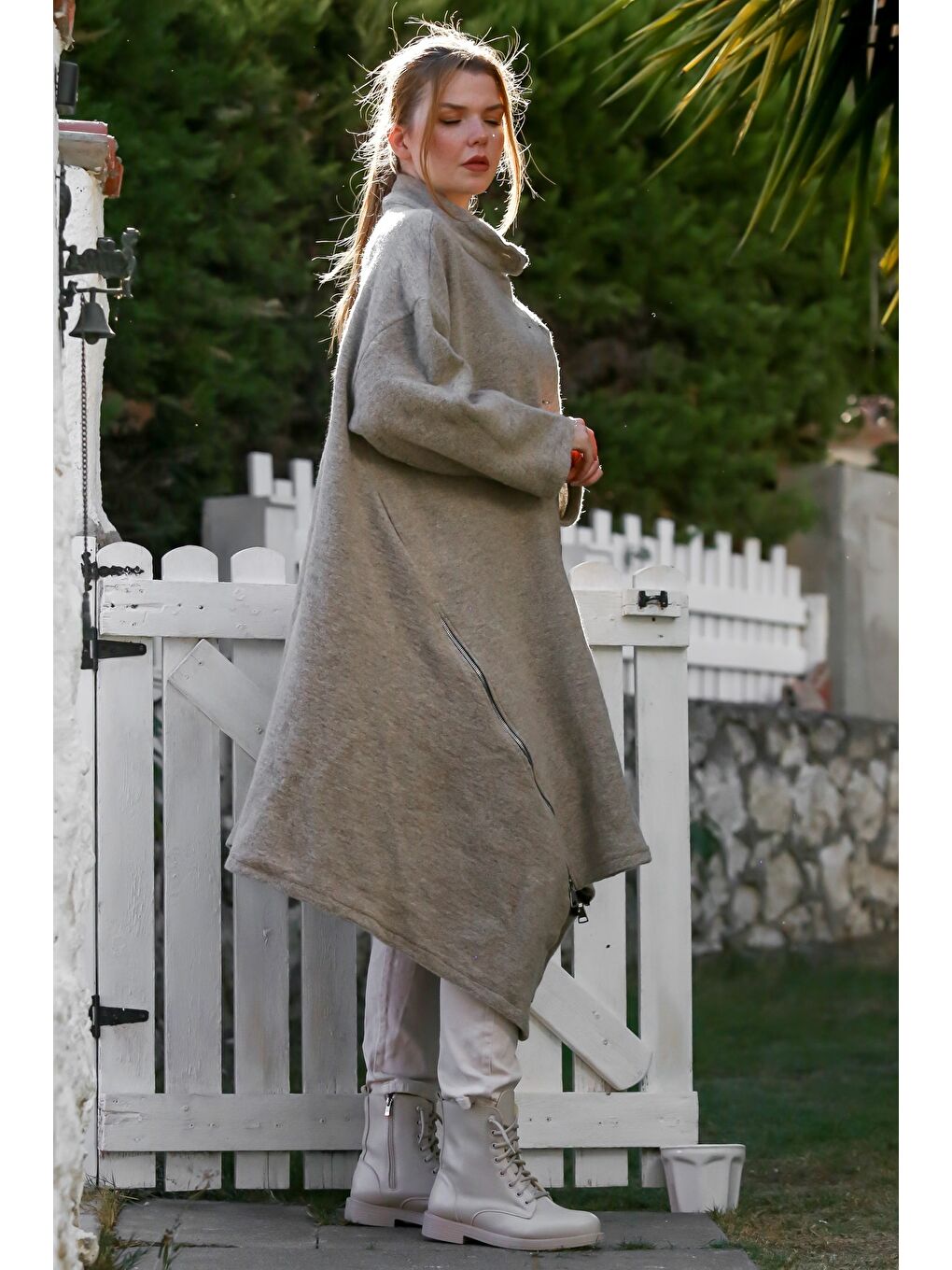 İtalyan Bej Hakim Yaka Uzun Kol Fermuarlı Gizli Cepli Kaşe Oversize Dokuma Kaban 105 70-1