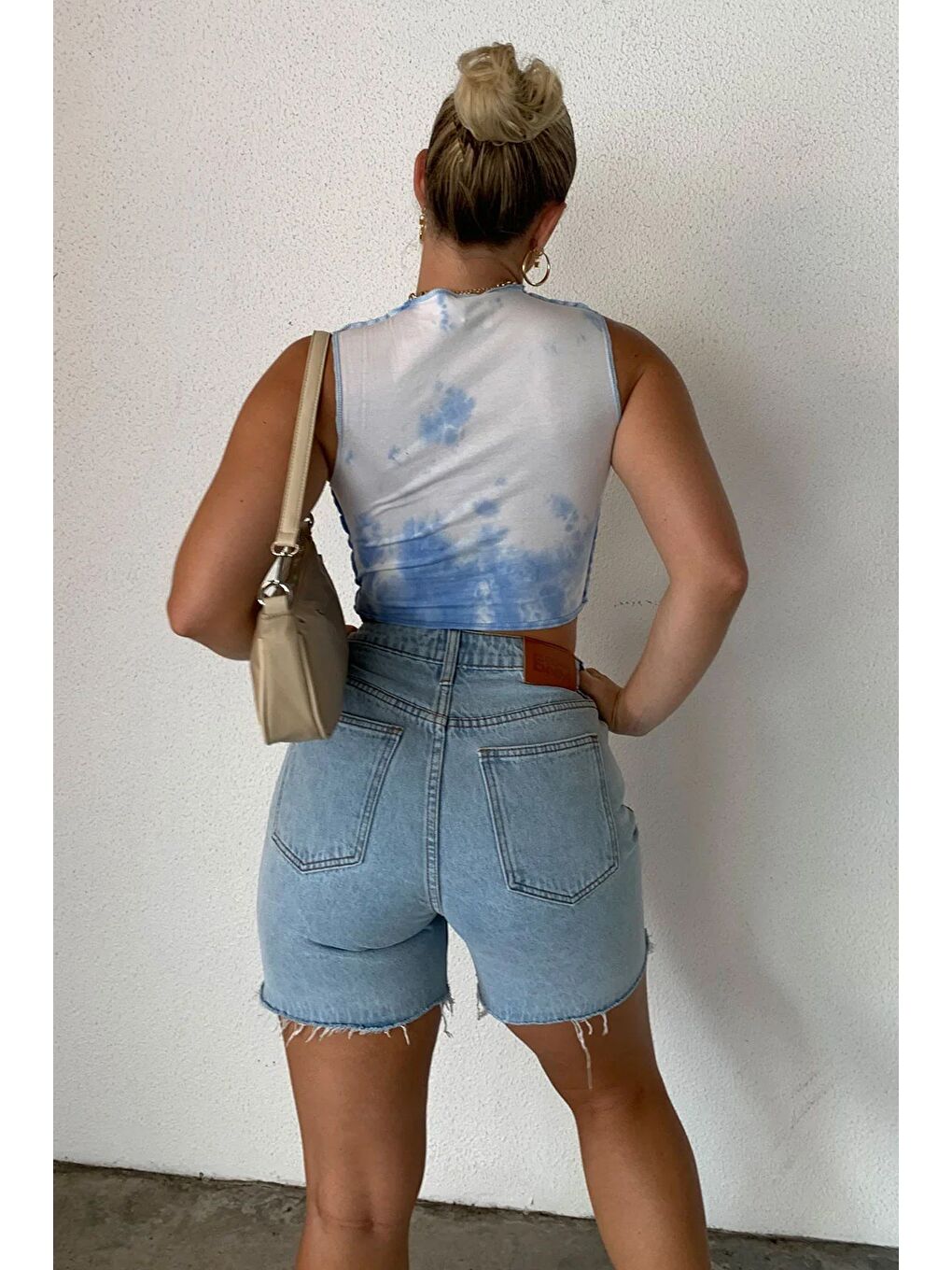 Açık Mavi Yırtık Detaylı Yüksek Bel Jean Şort Mg1749-8