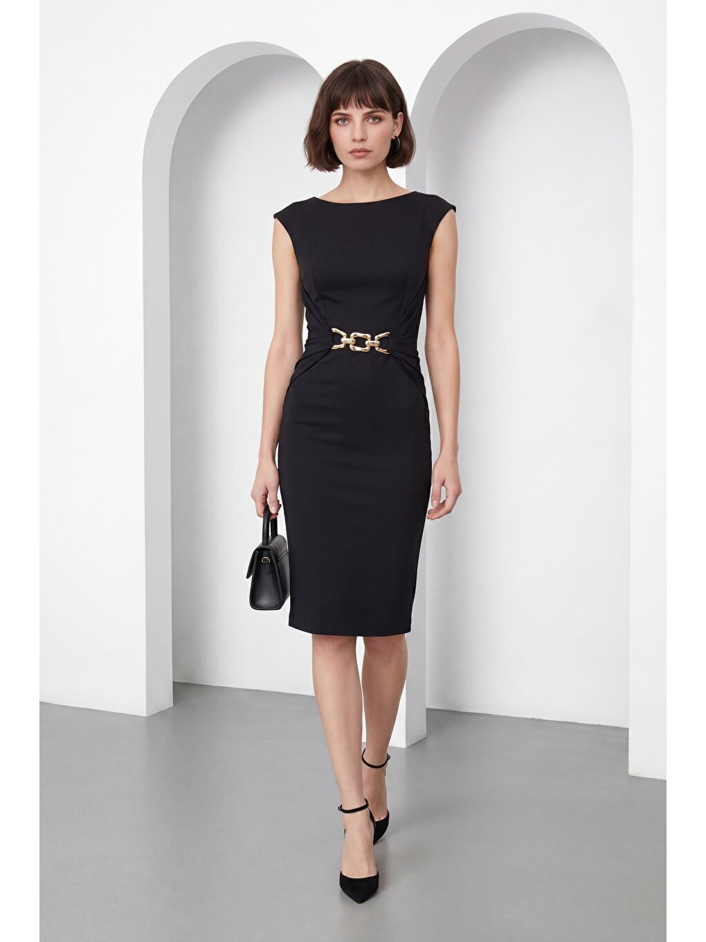 Kadın Siyah Bisiklet Yaka Aksesuar Detay Midi Davet Elbisesi-2