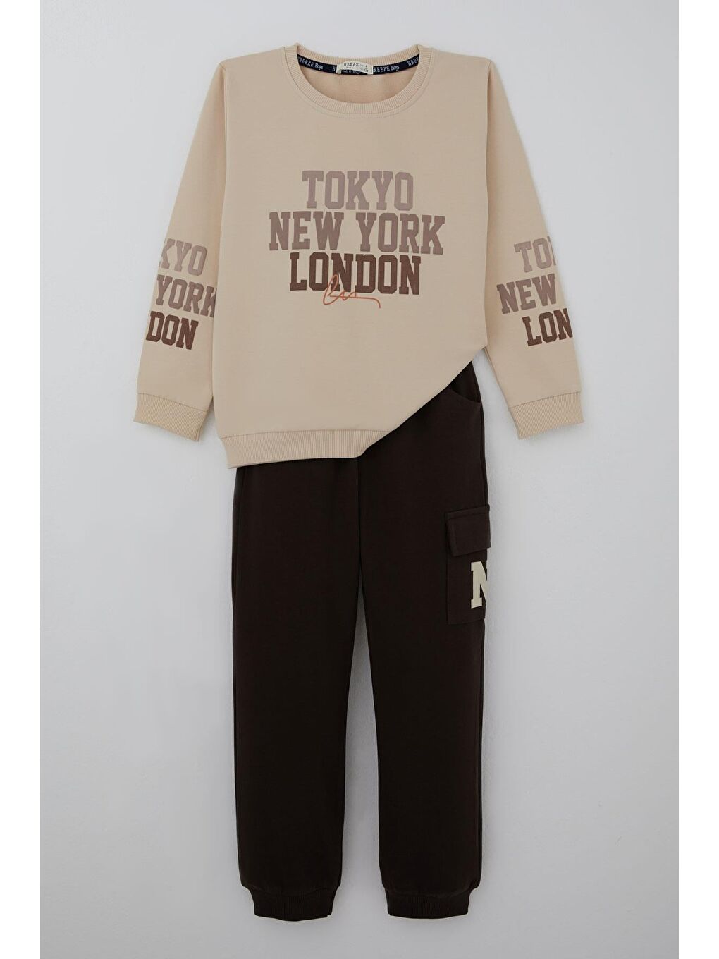 Ekru Erkek Çocuk Eşofman Takımı Şehir Konseptli Pantolonu Yan Cep Detaylı Krem (4-9 Yaş)