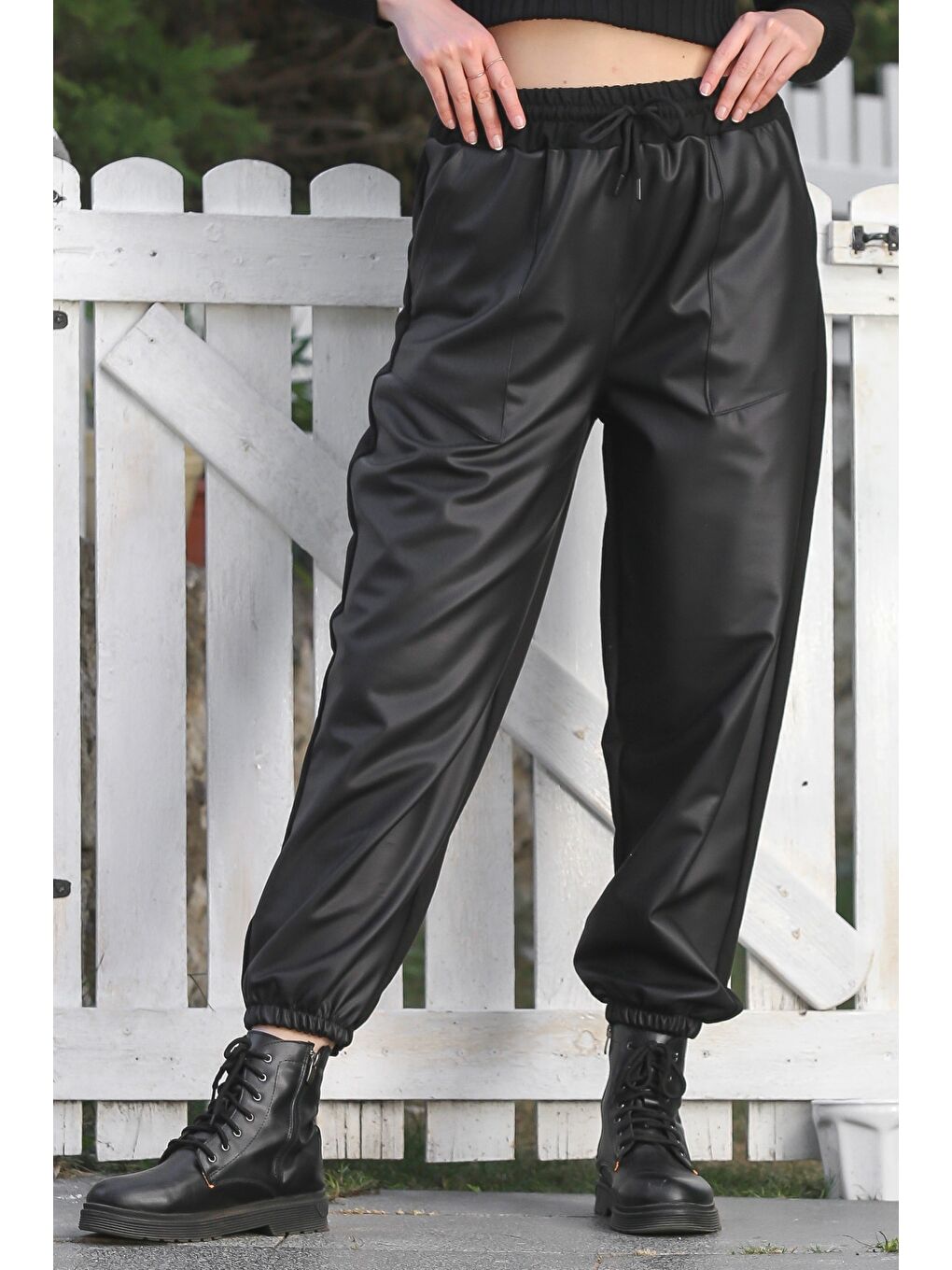 Siyah Cepli Lastikli Ve Bağlamalı Bel Lastikli Paça Casual Suni Deri Örme Pantolon 96 60