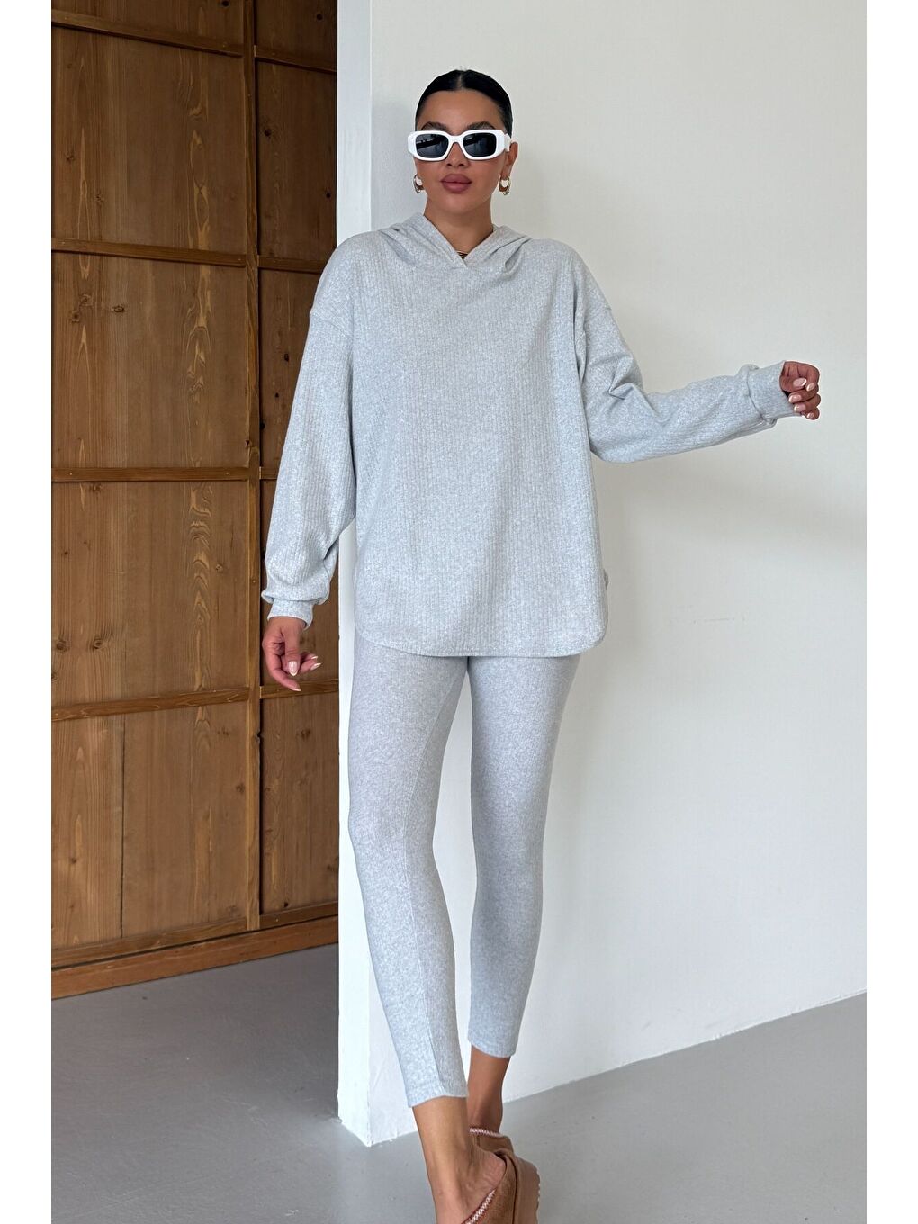 Kadın Gri Oval Bel Detay Fitilli Kapüşonlu Taytlı İnterlok Takım