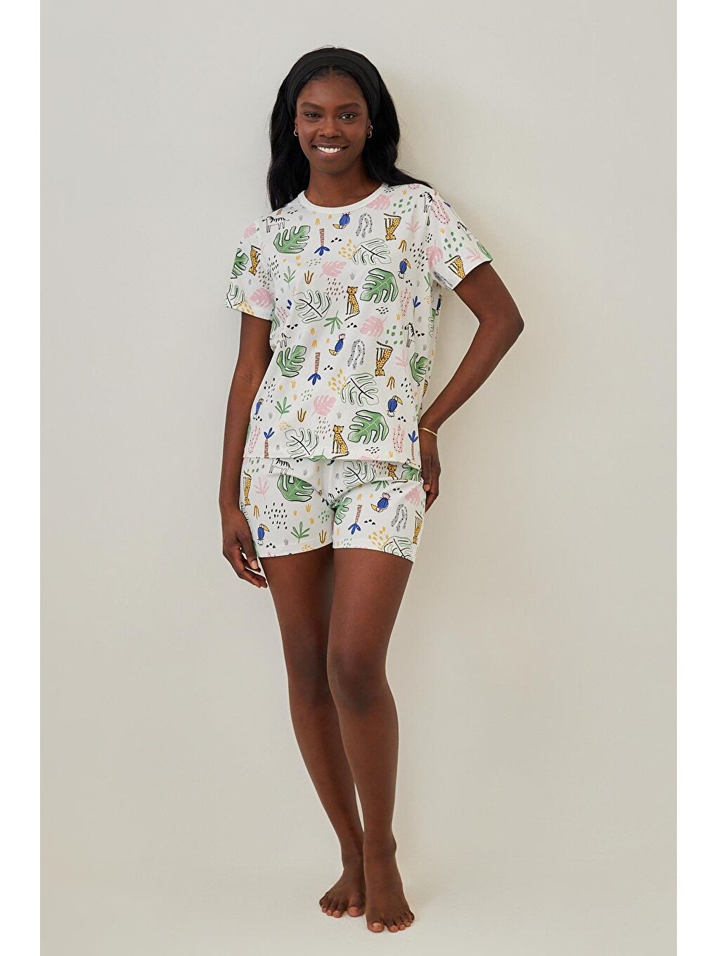 Kadın Safari Desenli Şortlu Pijama Takımı Ekru