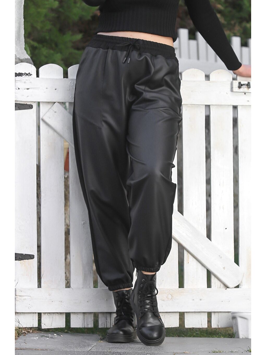 Siyah Cepli Lastikli Ve Bağlamalı Bel Lastikli Paça Casual Suni Deri Örme Pantolon 96 60-2