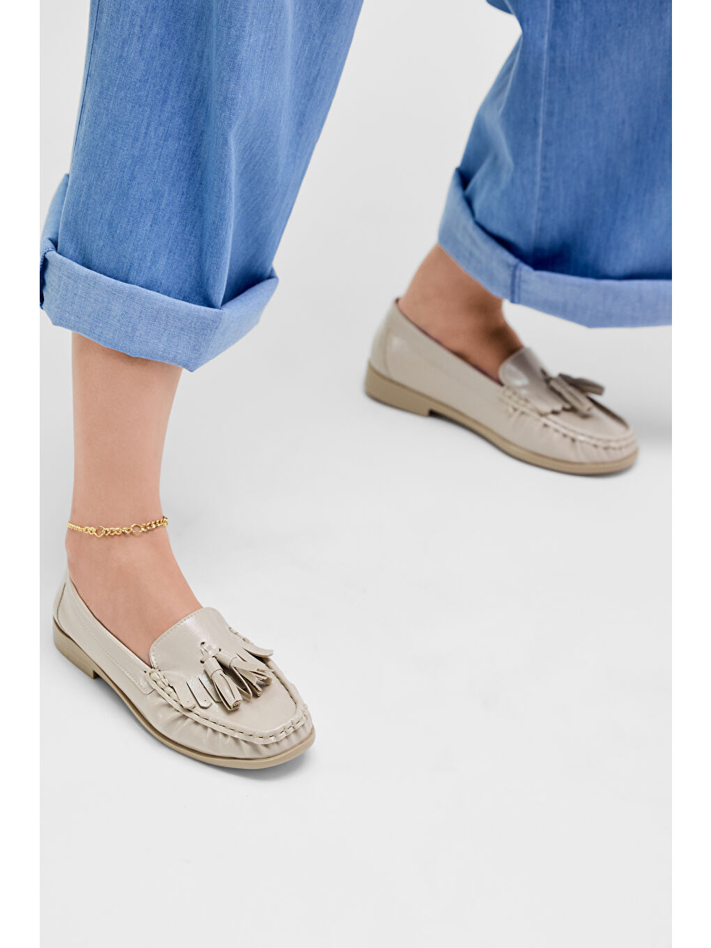 Kadın Bej Kadın Püskül Detaylı Rahat Kalıp Loafer Ayakkabı-1