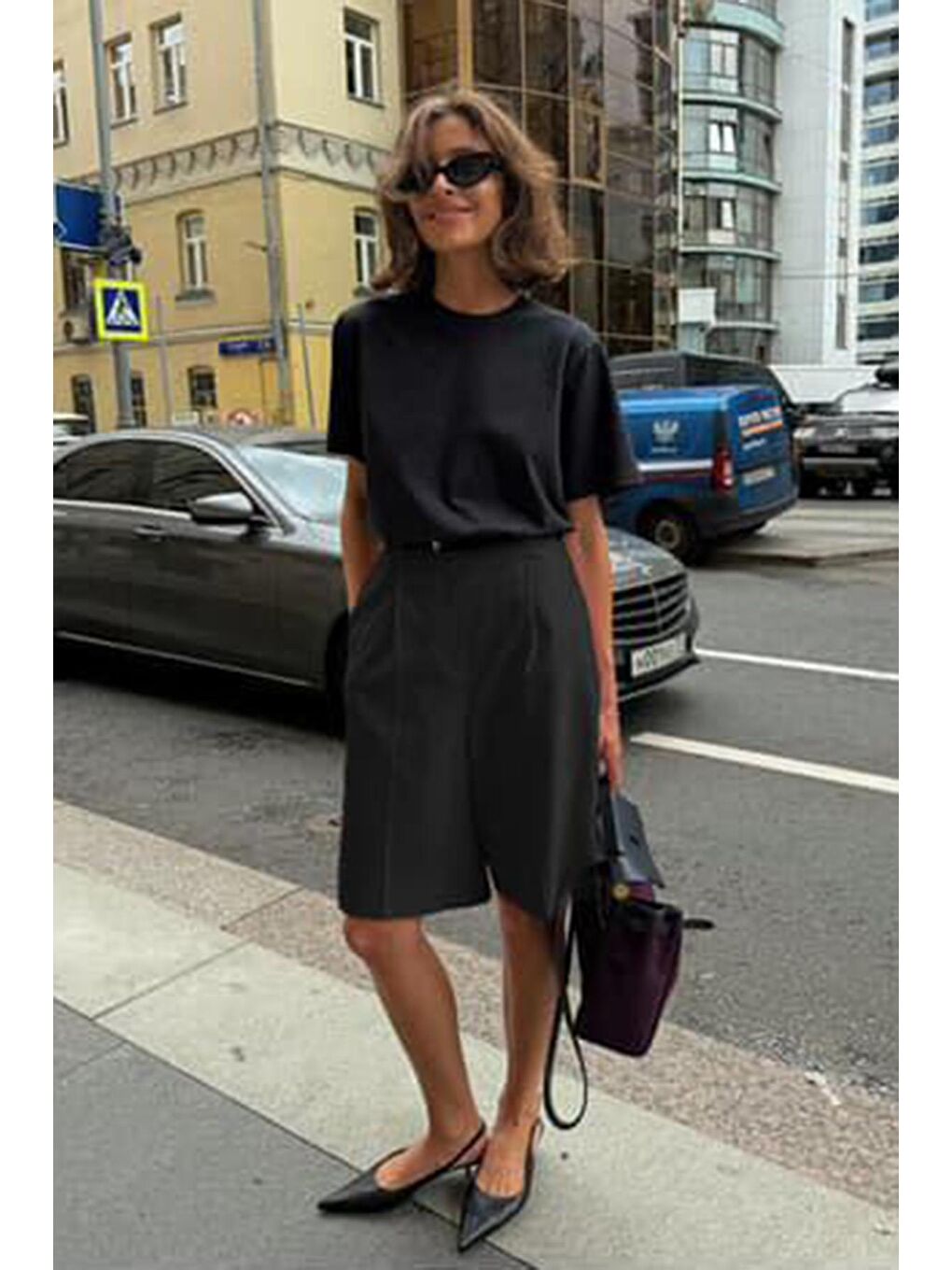 Siyah Pileli Kadın Bermuda Şort Mg2483