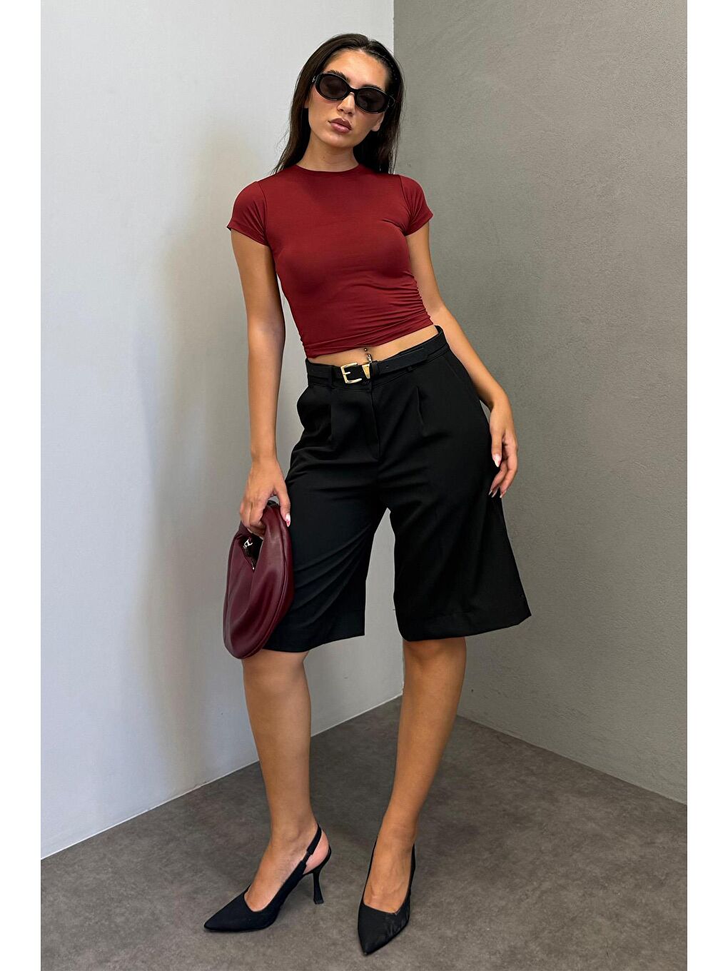 Siyah Pileli Kadın Bermuda Şort Mg2483-5