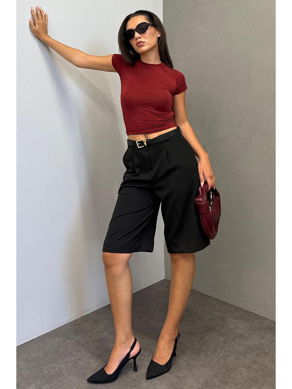 Siyah Pileli Kadın Bermuda Şort Mg2483-6