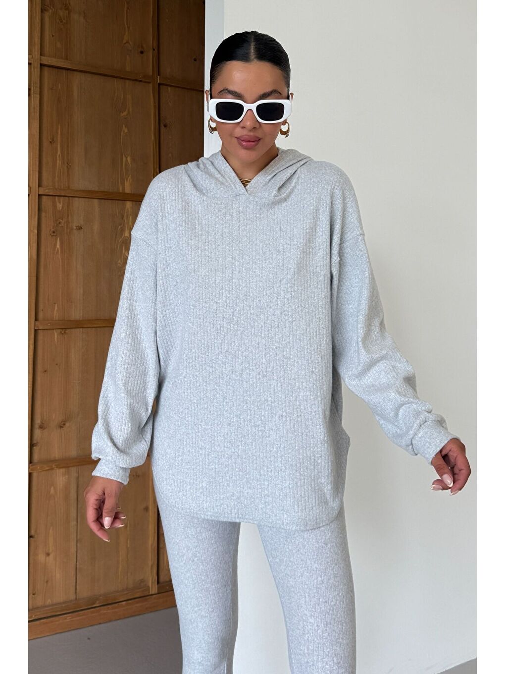 Kadın Gri Oval Bel Detay Fitilli Kapüşonlu Taytlı İnterlok Takım-3