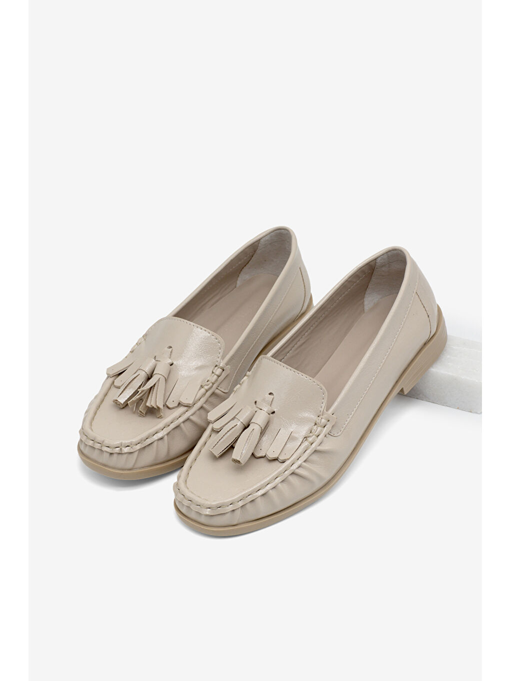 Kadın Bej Kadın Püskül Detaylı Rahat Kalıp Loafer Ayakkabı-3